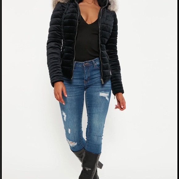 Fashion nova(Always Ready Velvet Puffer jacket) - Picture 1 of 6